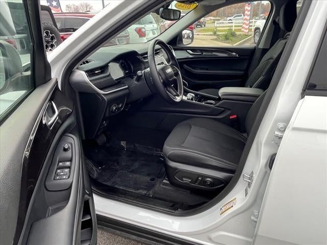 2022 Jeep Grand Cherokee L Laredo 4x4
