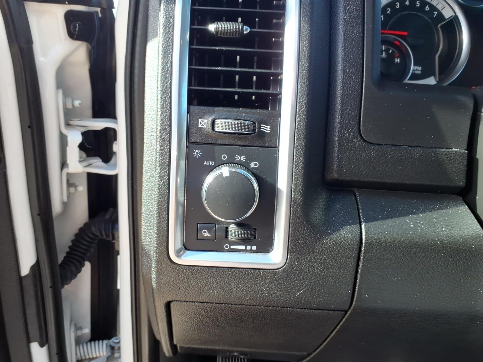 2023 RAM 1500 Classic SLT Crew Cab 4x4 5'7' Box