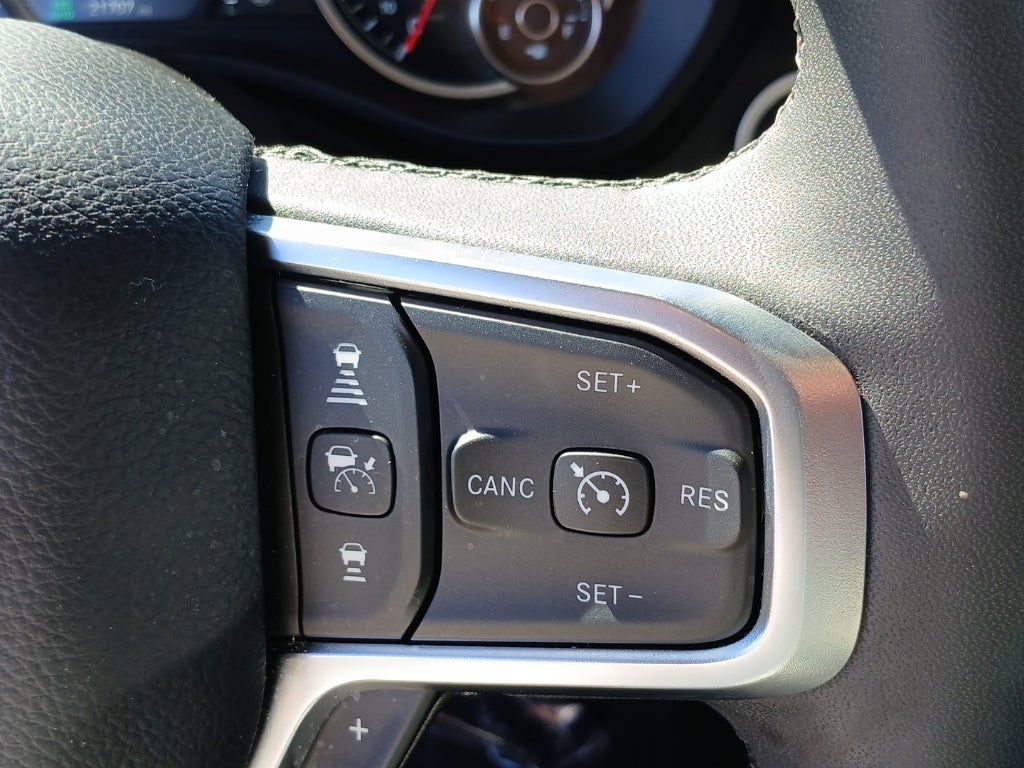 2025 RAM 1500 Big Horn Crew Cab 4x4 5'7' Box