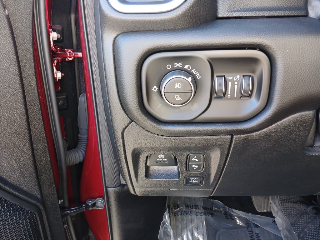 2025 RAM 1500 Big Horn Crew Cab 4x4 5'7' Box