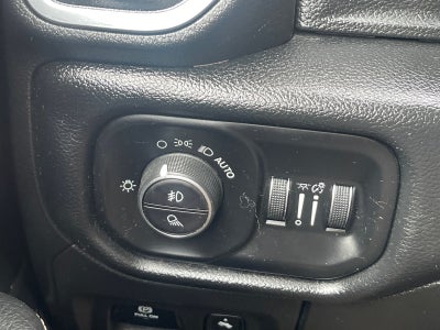 2019 RAM 1500 Laramie Crew Cab 4x4 5'7' Box