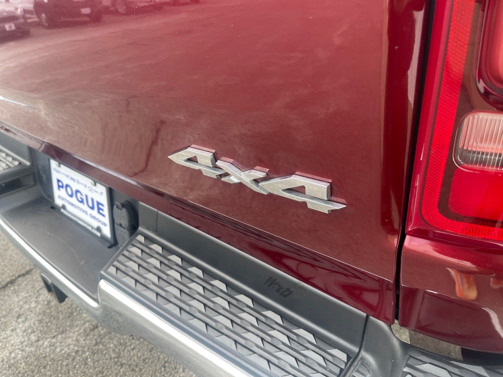 2019 RAM 1500 Laramie Crew Cab 4x4 5'7' Box