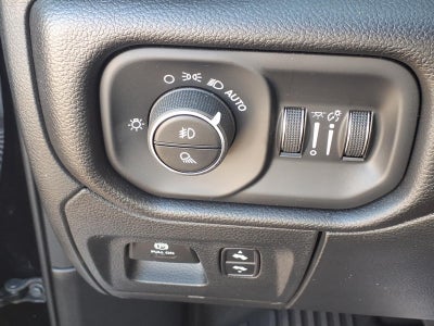 2024 RAM 1500 Laramie Crew Cab 4x4 5'7' Box