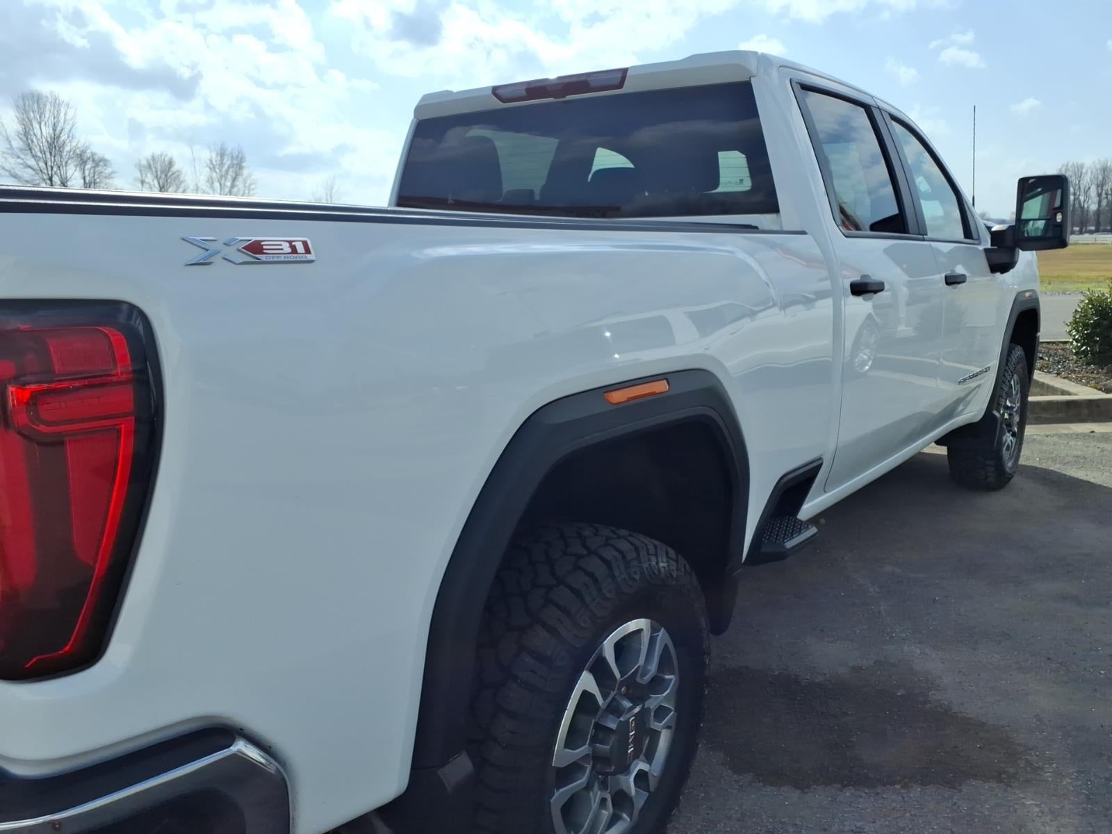 2024 GMC Sierra 2500HD 4WD Crew Cab Standard Bed Pro