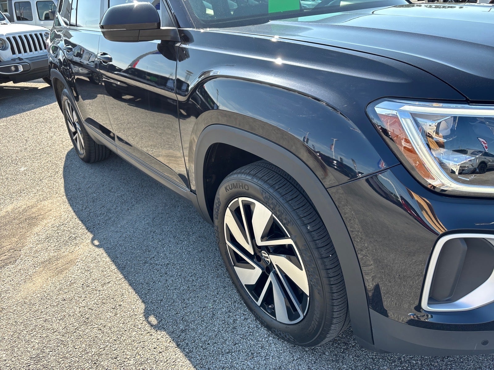 2025 Volkswagen Atlas 2.0T SE w/Technology