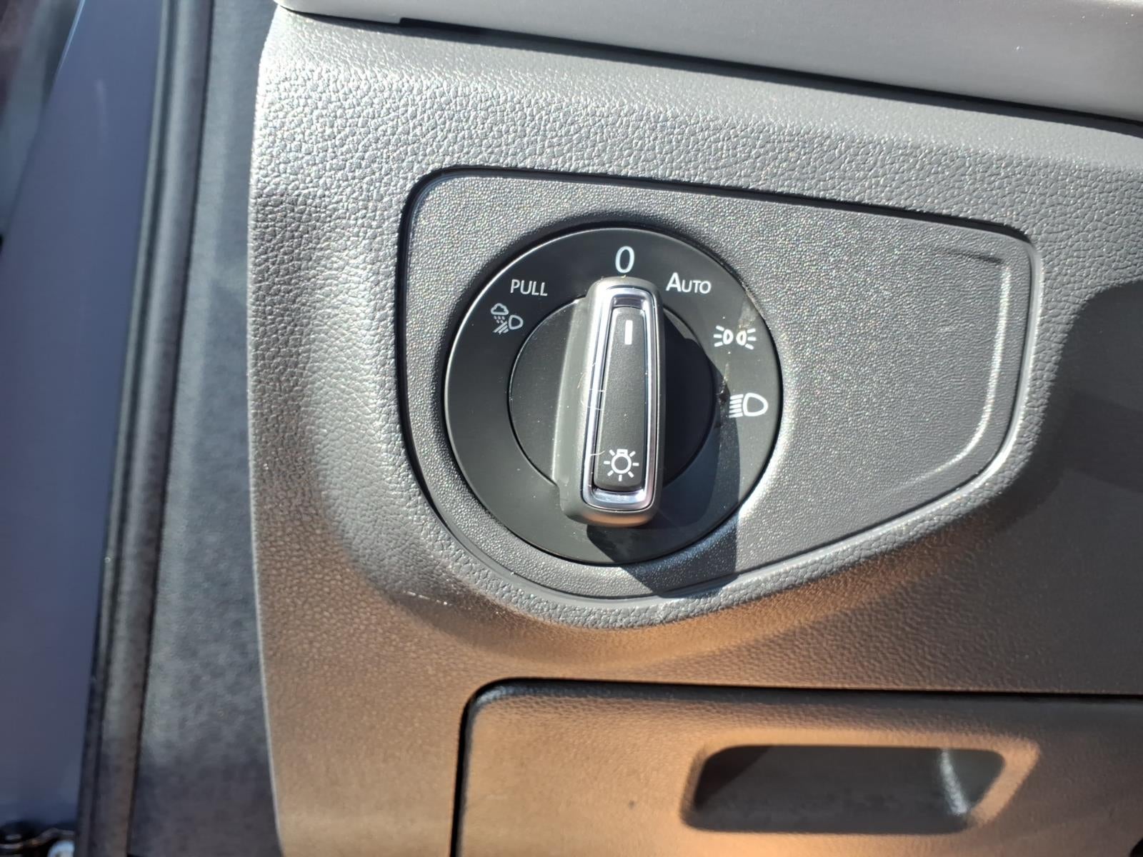 2021 Volkswagen Atlas Cross Sport 3.6L V6 SEL Premium