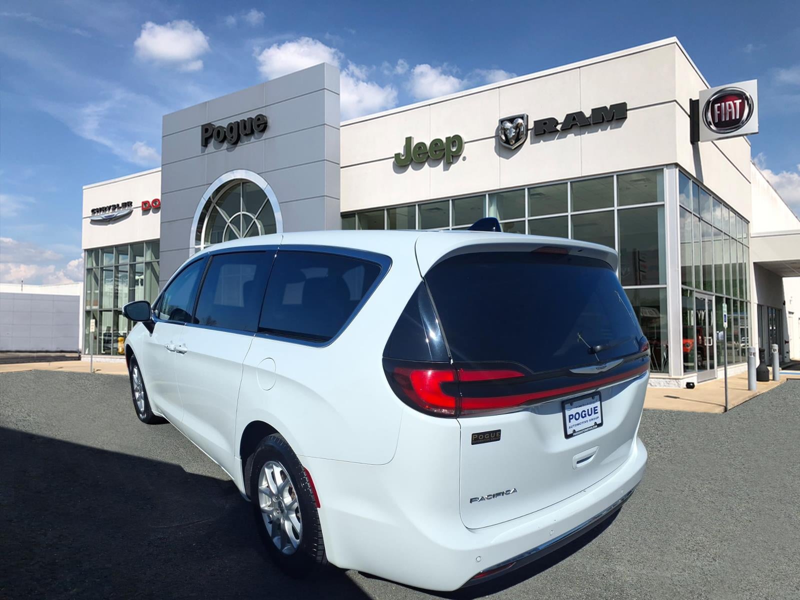 2023 Chrysler Pacifica Touring L