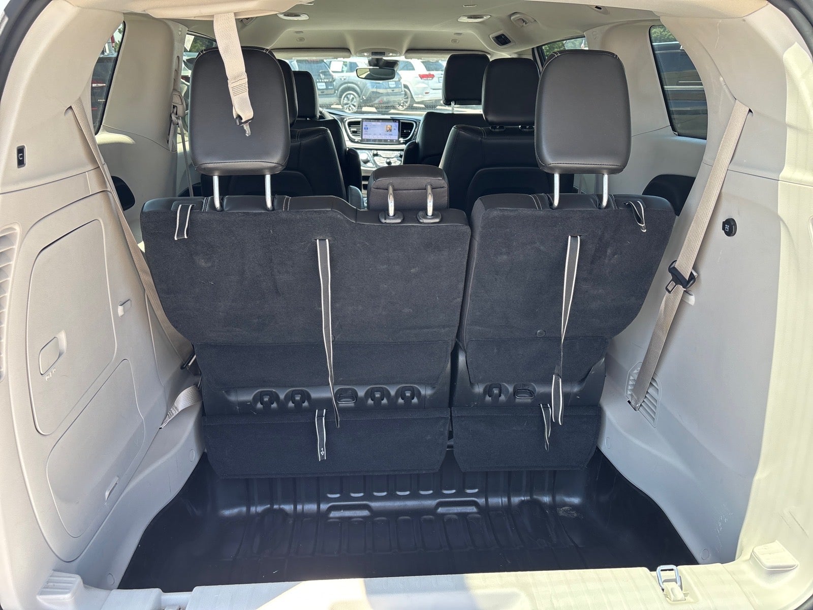 2023 Chrysler Pacifica Hybrid Touring L