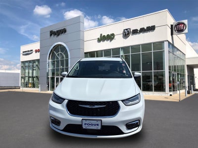 2023 Chrysler Pacifica Hybrid Touring L
