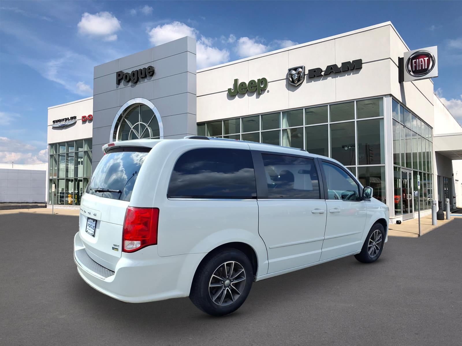 Used 2017 Dodge Grand Caravan SXT with VIN 2C4RDGCG0HR818262 for sale in Greenville, KY