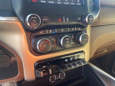 2020 RAM 3500 Laramie Crew Cab 4x4 8' Box