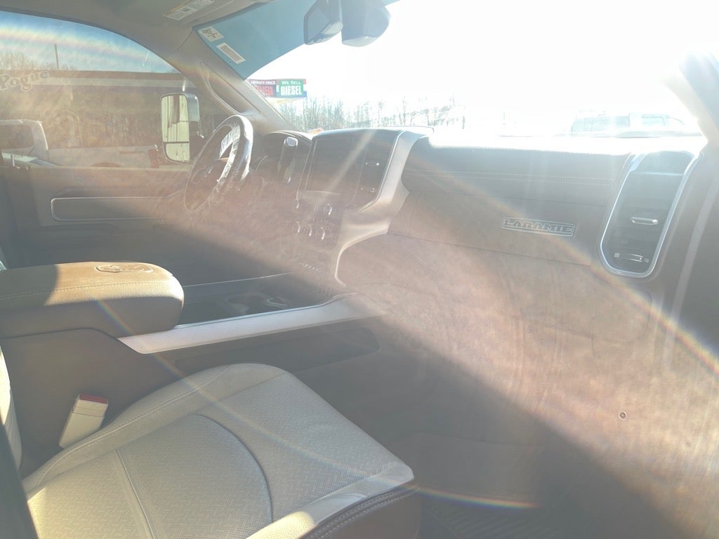 2020 RAM 3500 Laramie Crew Cab 4x4 8' Box