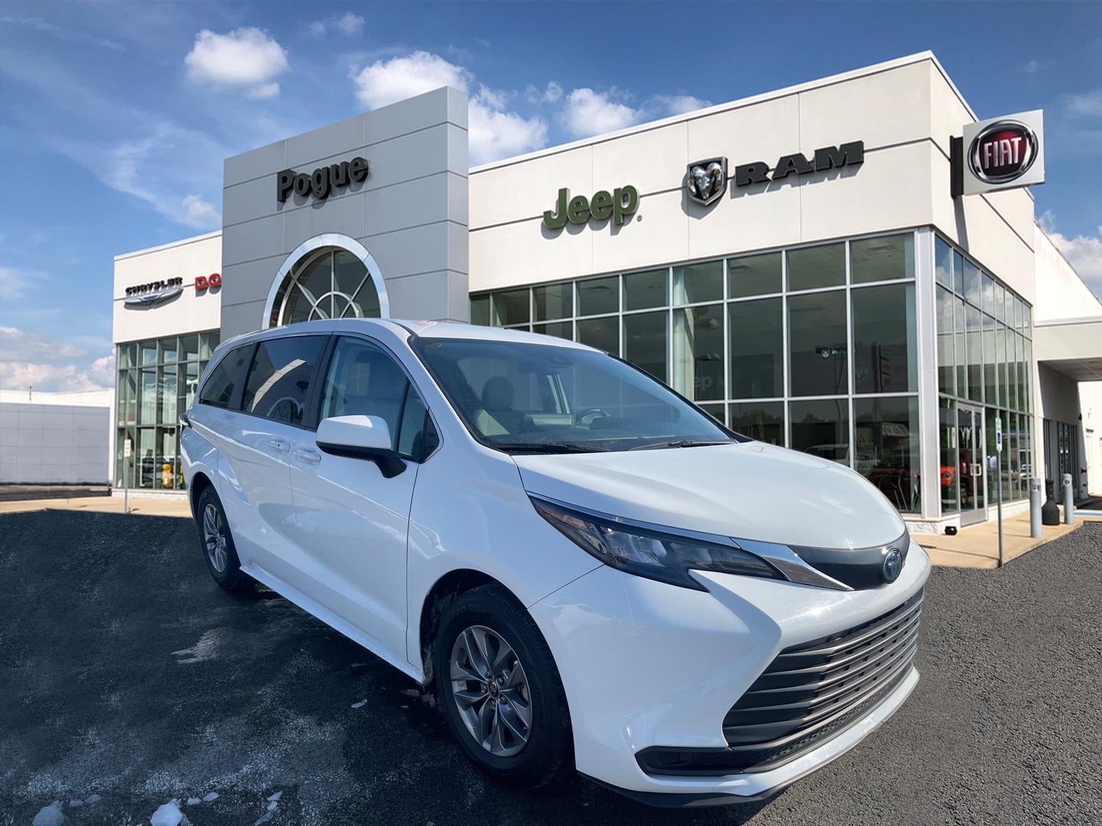 2024 Toyota Sienna LE