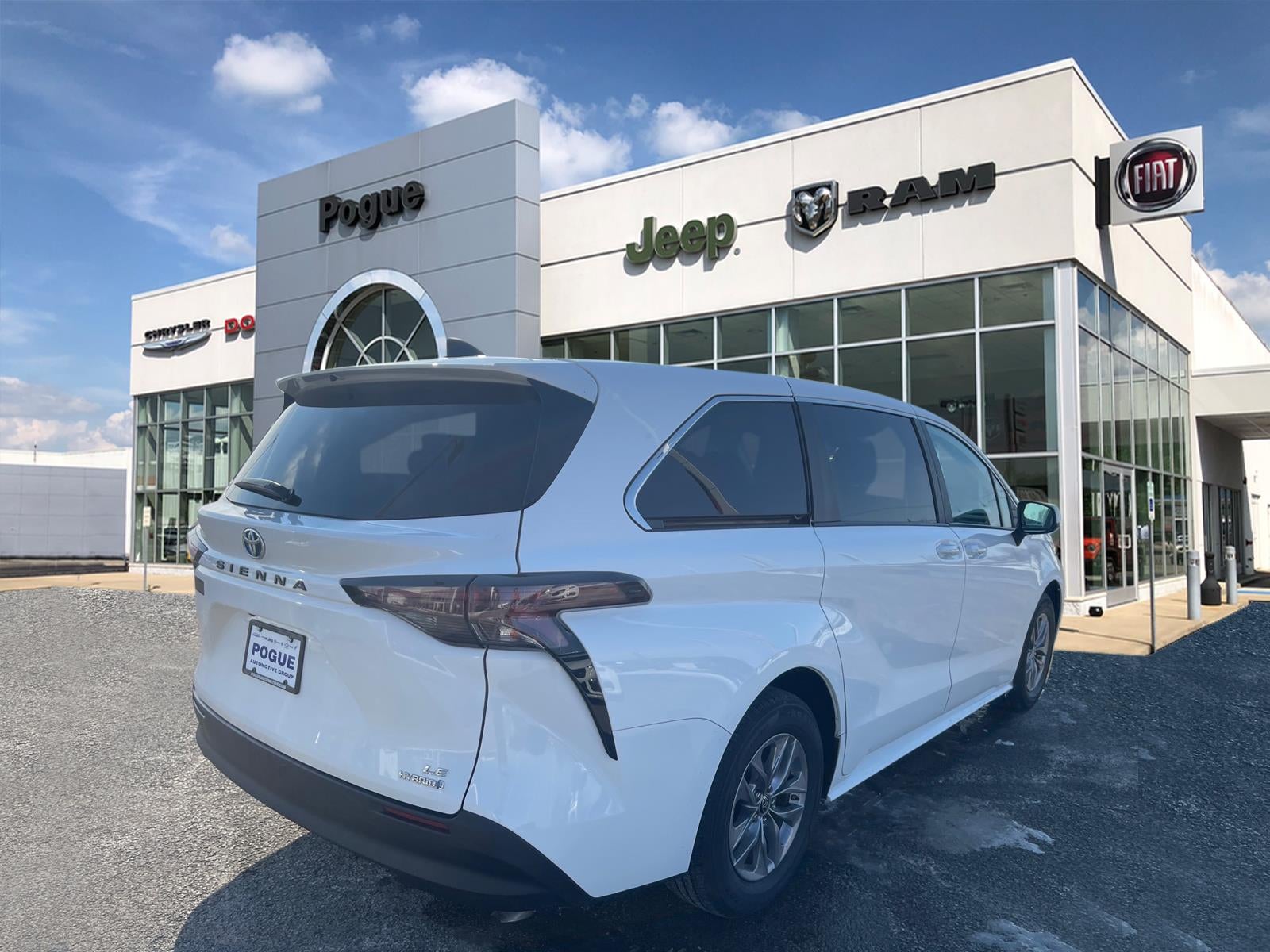 2024 Toyota Sienna LE
