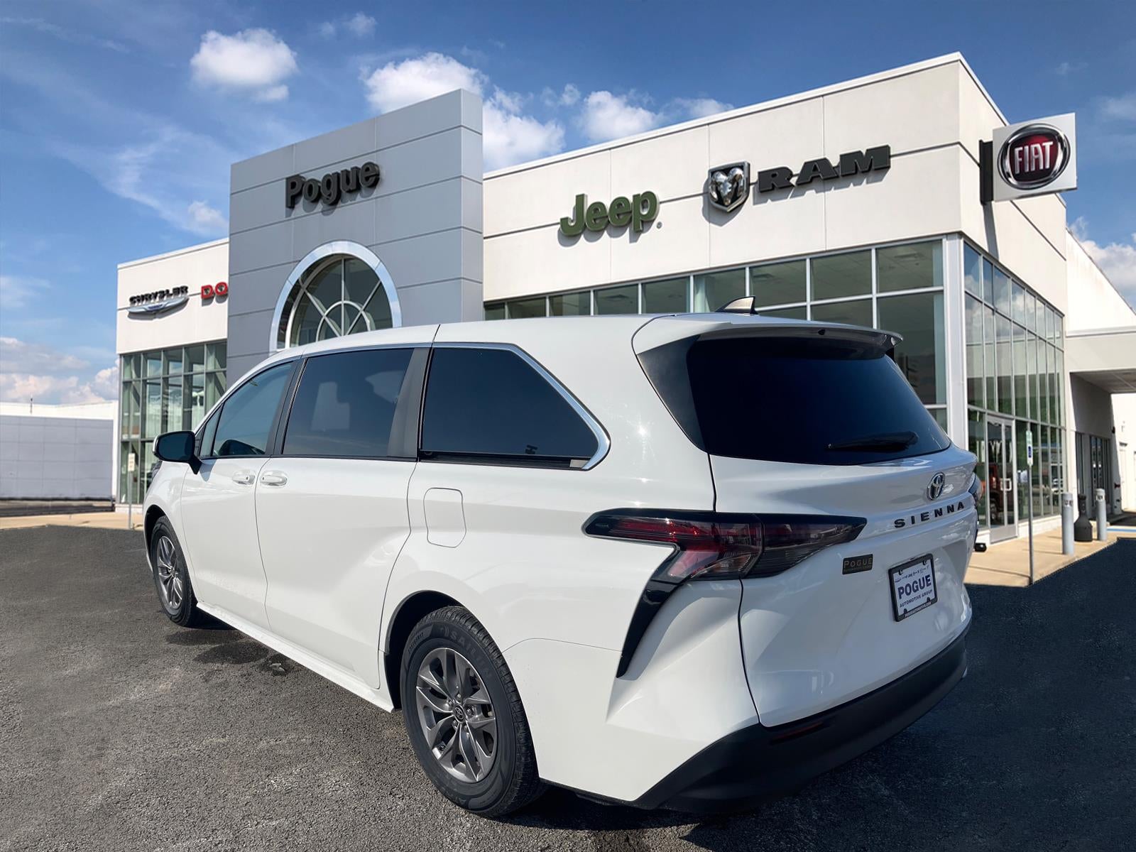 2024 Toyota Sienna LE
