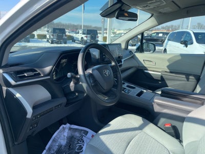 2024 Toyota Sienna LE