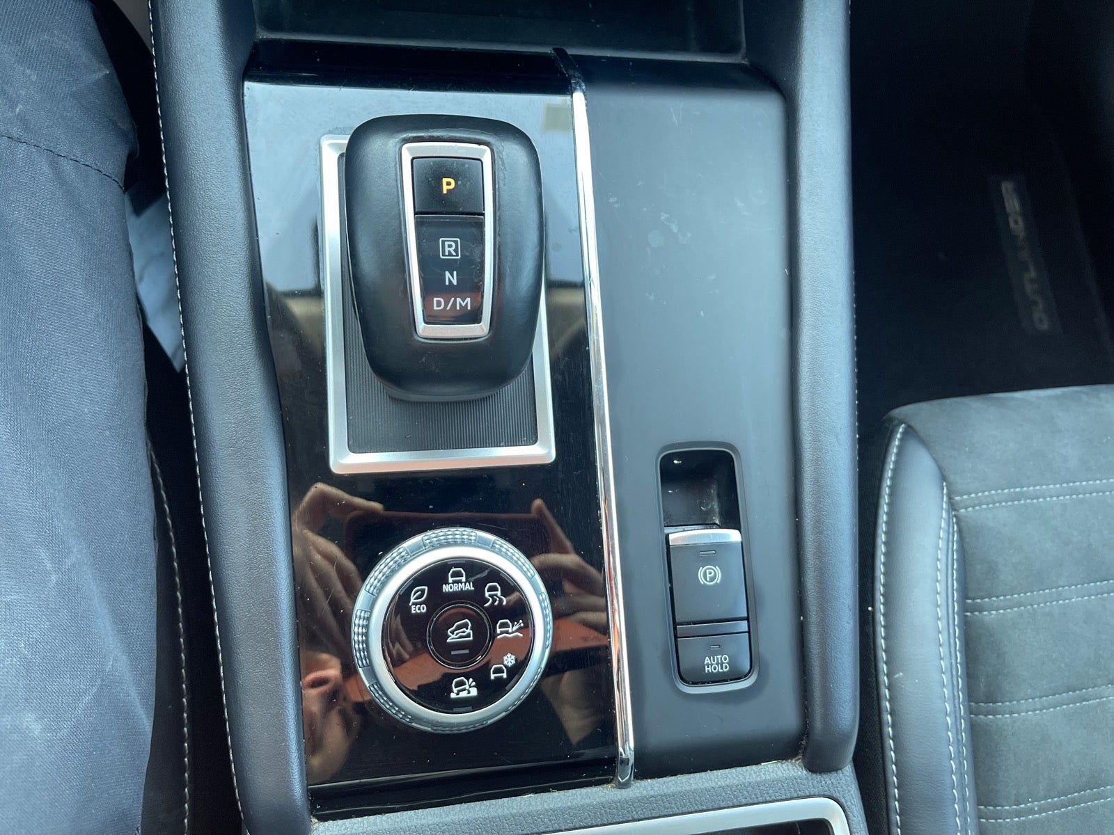 2024 Mitsubishi Outlander SE Black Edition w/Pano Roof S-AWC