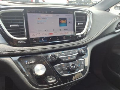 2023 Chrysler Pacifica Touring
