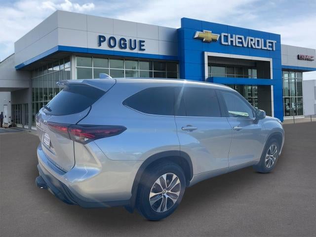 2024 Toyota Highlander LE