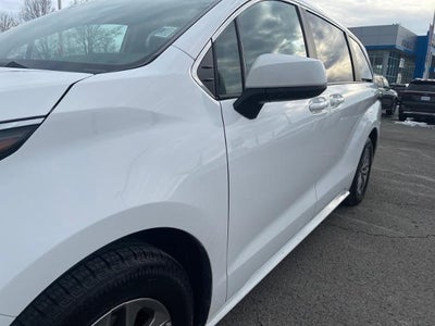 2024 Toyota Sienna LE