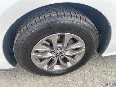 2024 Toyota Sienna LE