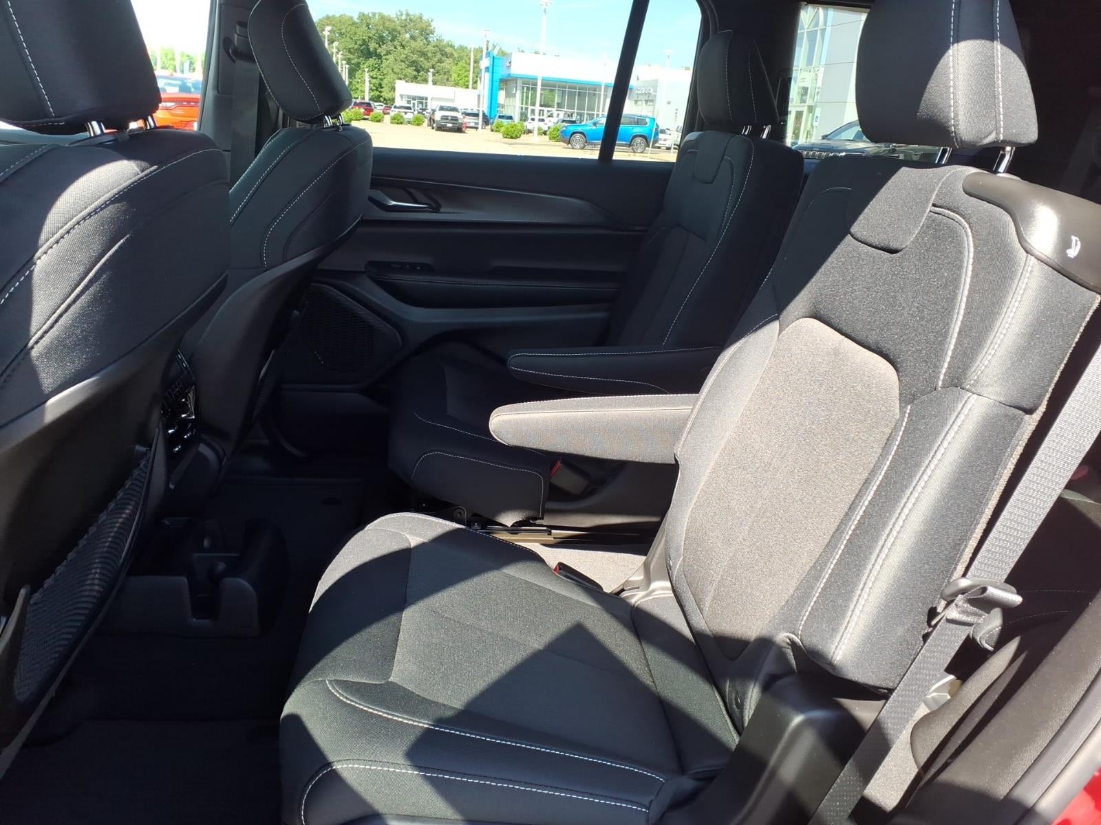 2026 Jeep Grand Cherokee GRAND CHEROKEE L LAREDO X 4X4