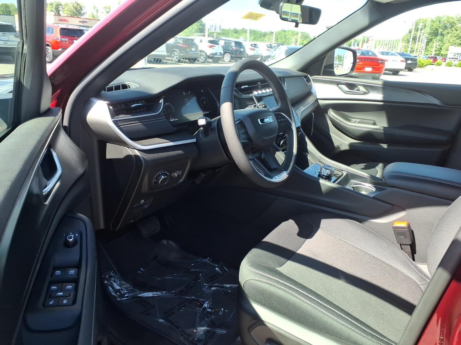 2026 Jeep Grand Cherokee GRAND CHEROKEE L LAREDO X 4X4