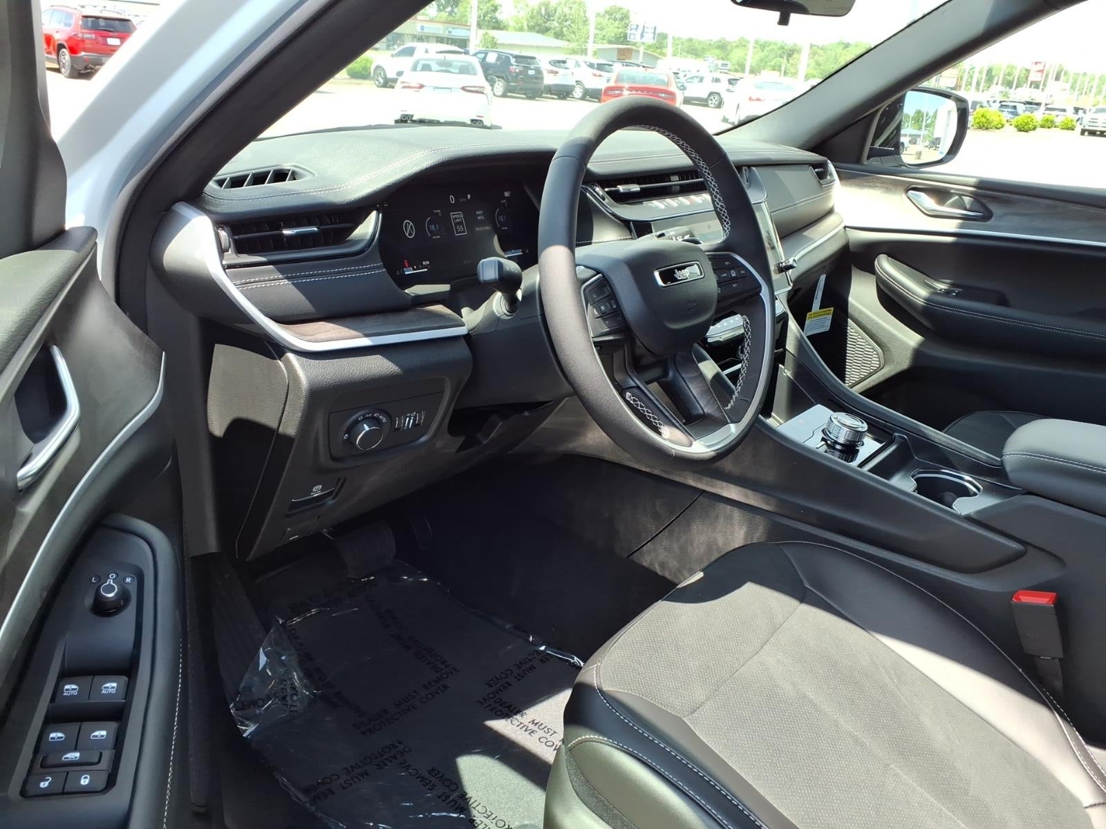 2026 Jeep Grand Cherokee GRAND CHEROKEE L LAREDO ALTITUDE 4X4