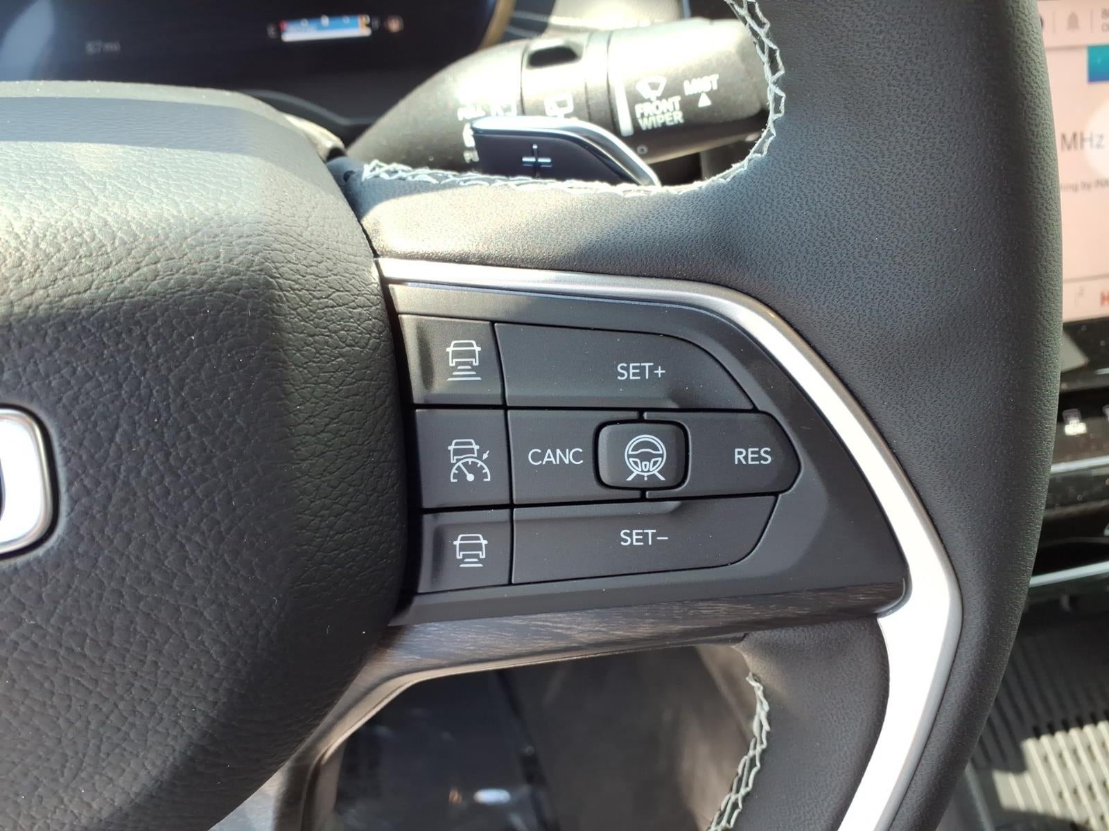 2026 Jeep Grand Cherokee GRAND CHEROKEE L LAREDO ALTITUDE 4X4