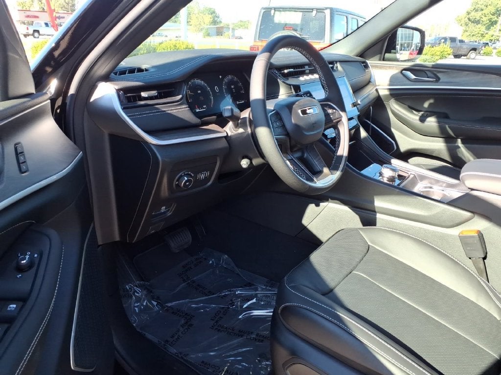 2027 Jeep Grand Cherokee GRAND CHEROKEE L LIMITED RESERVE 4X4