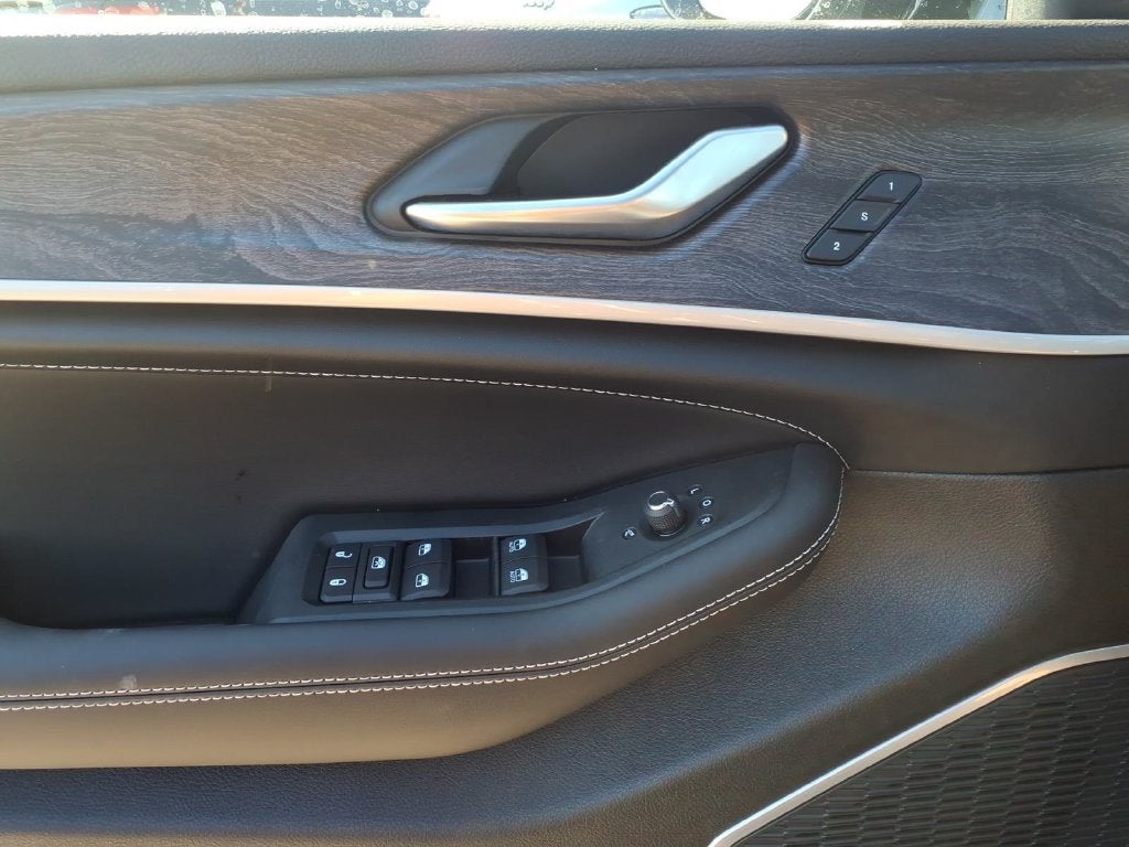 2027 Jeep Grand Cherokee GRAND CHEROKEE L LIMITED RESERVE 4X4