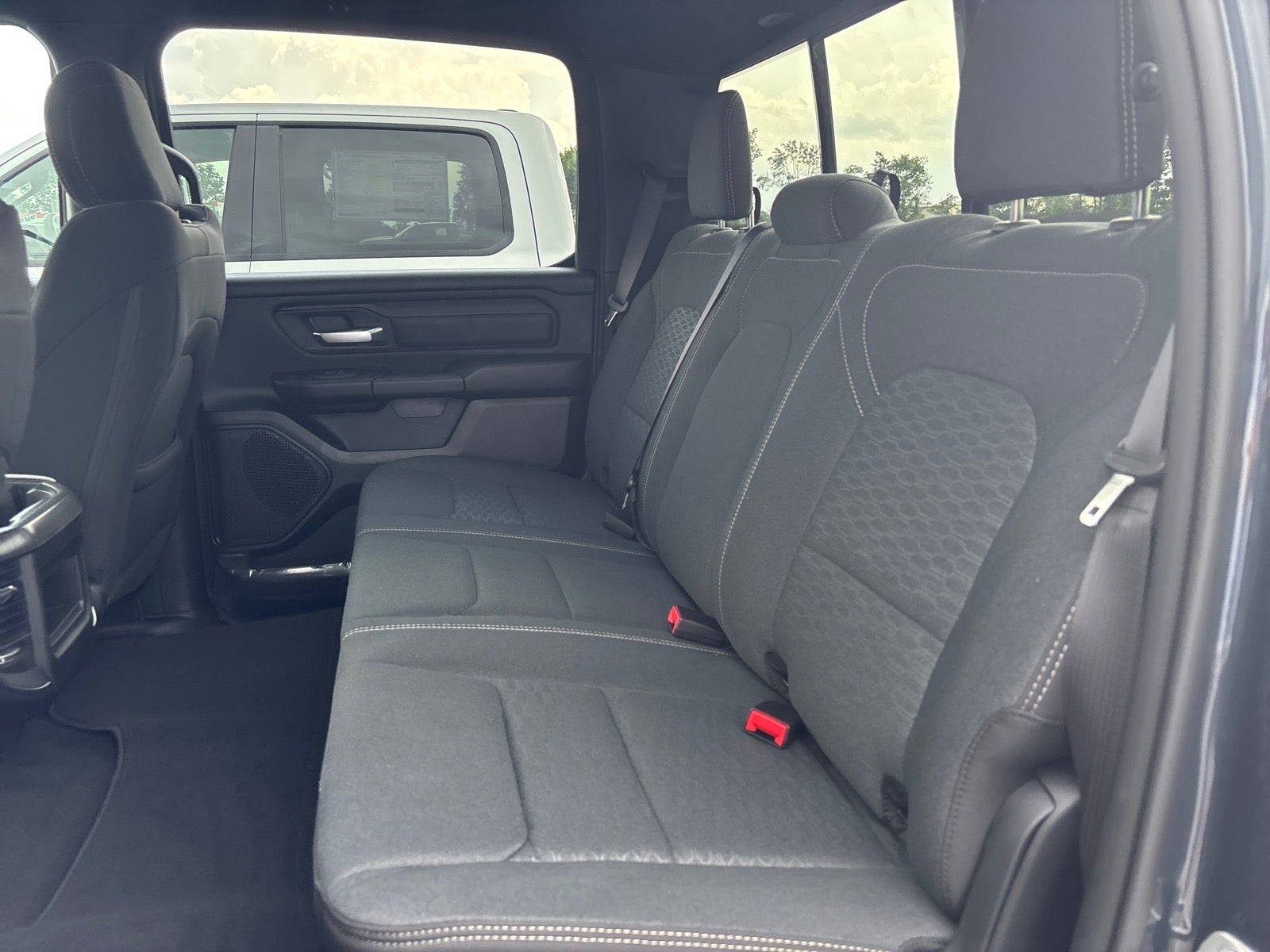 2026 RAM 1500 RAM 1500 EXPRESS CREW CAB 4X4 5'7' BOX