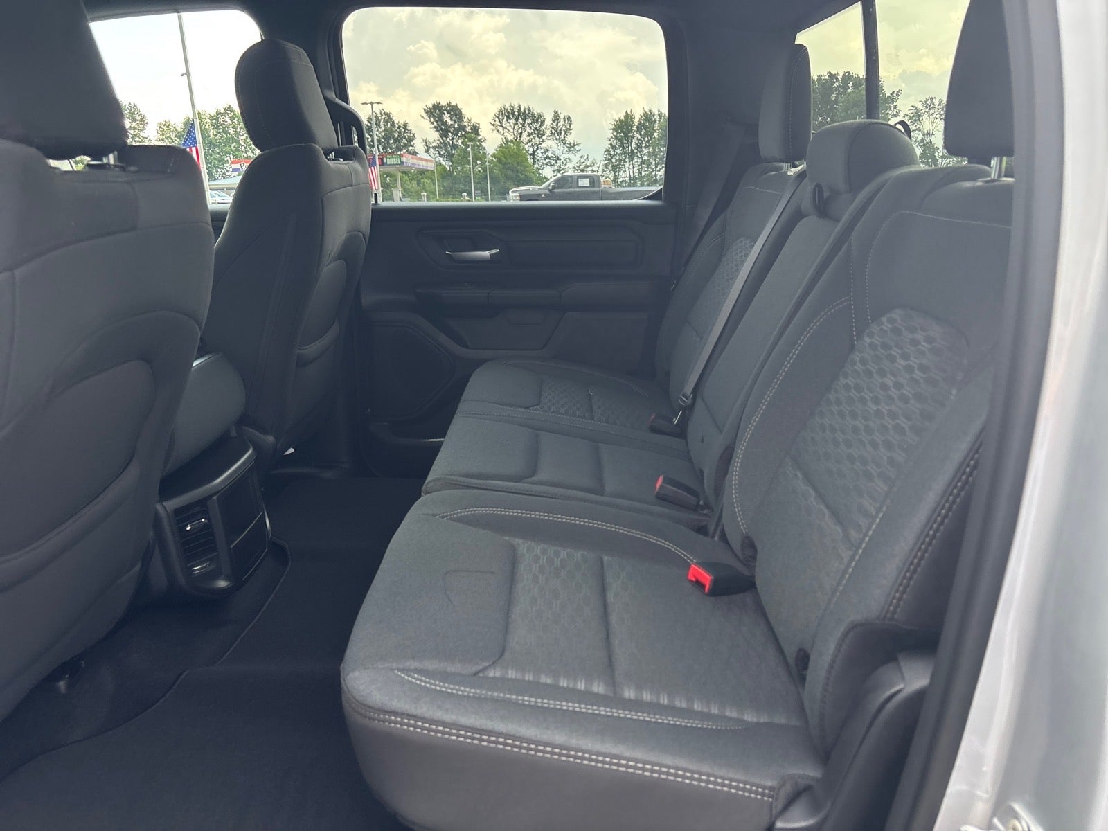 2026 RAM 1500 RAM 1500 EXPRESS CREW CAB 4X4 5'7' BOX
