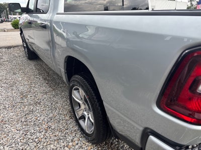 2026 RAM 1500 RAM 1500 EXPRESS CREW CAB 4X4 5'7' BOX