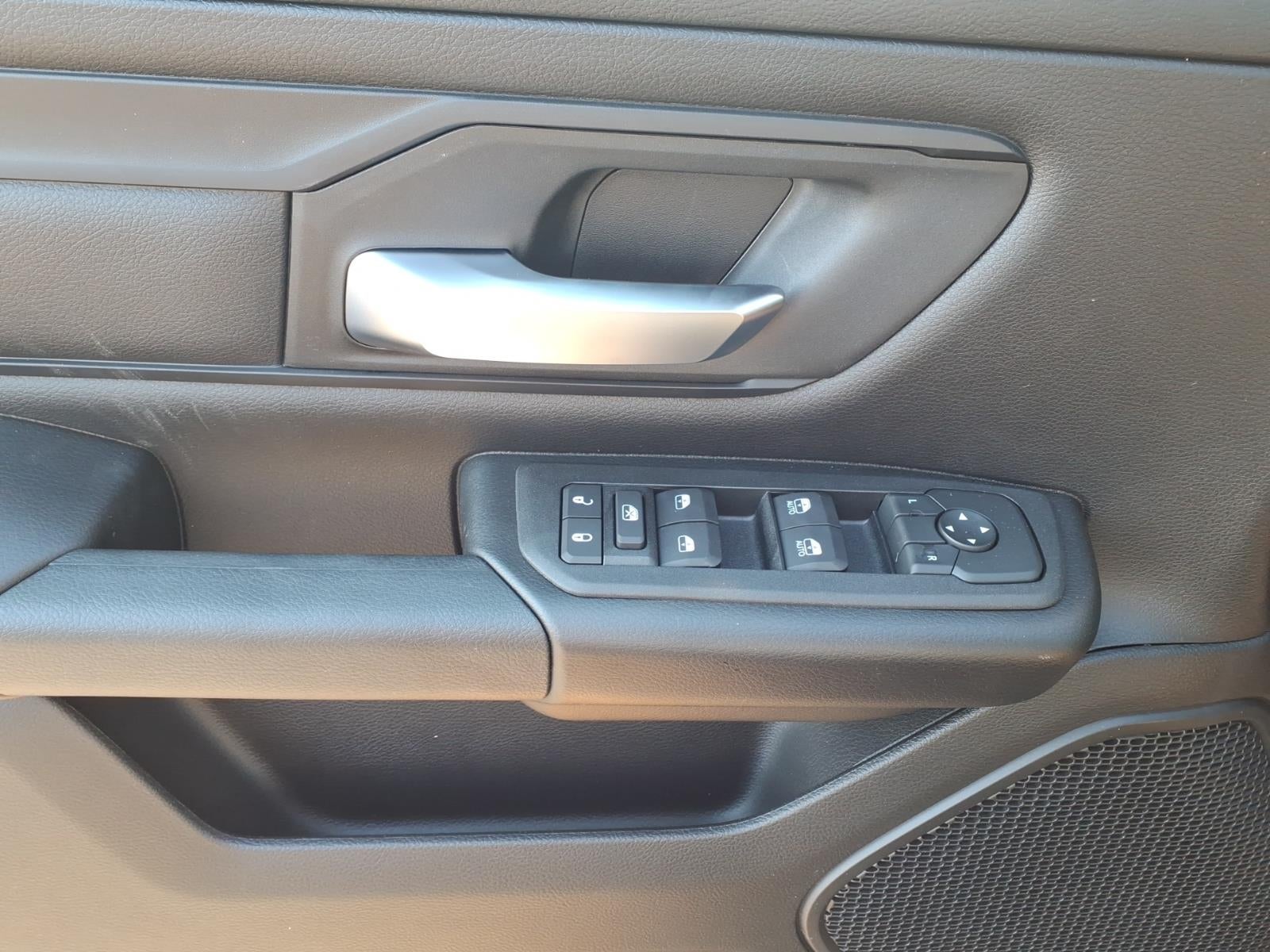 2026 RAM Ram 1500 RAM 1500 TRADESMAN CREW CAB 4X4 5'7' BOX