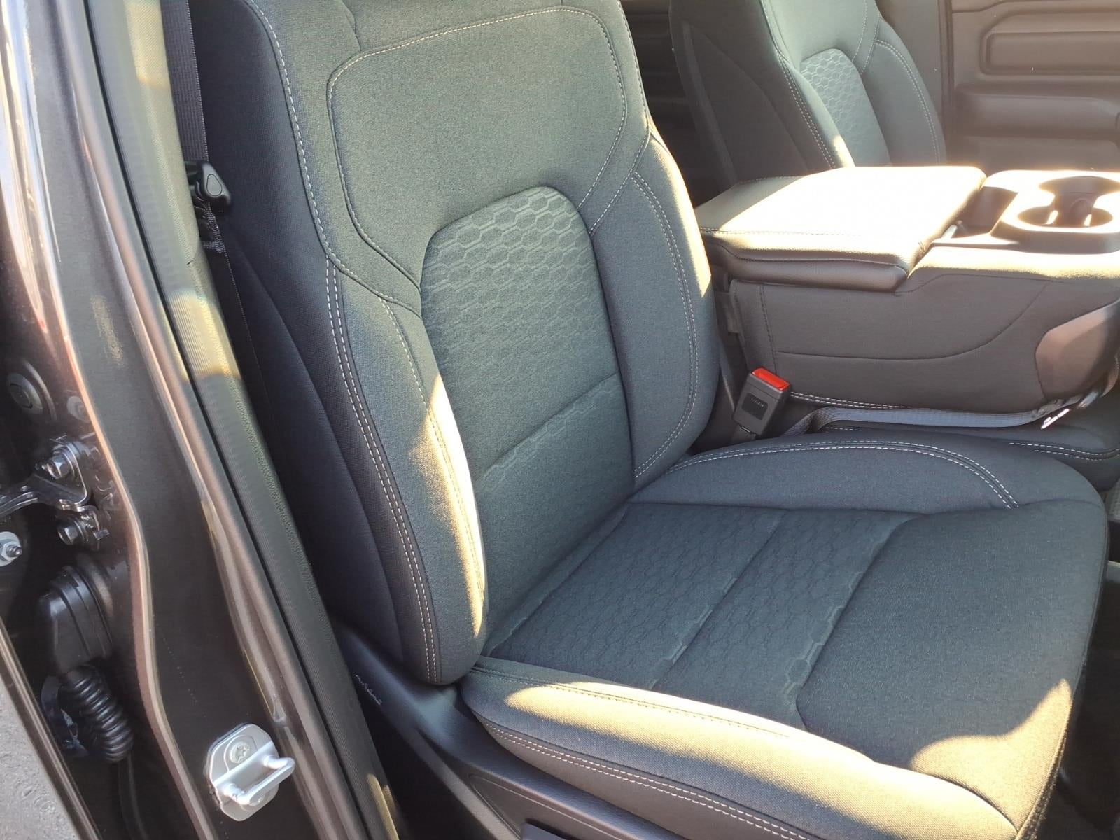 2026 RAM Ram 1500 RAM 1500 TRADESMAN CREW CAB 4X4 5'7' BOX