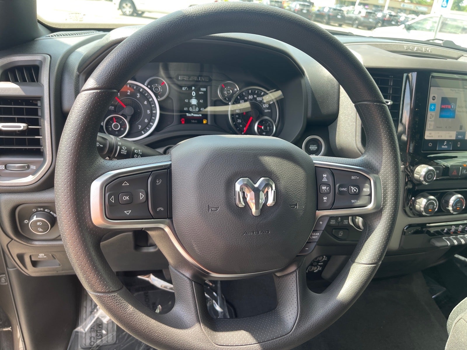 2026 RAM 1500 RAM 1500 EXPRESS CREW CAB 4X4 5'7' BOX
