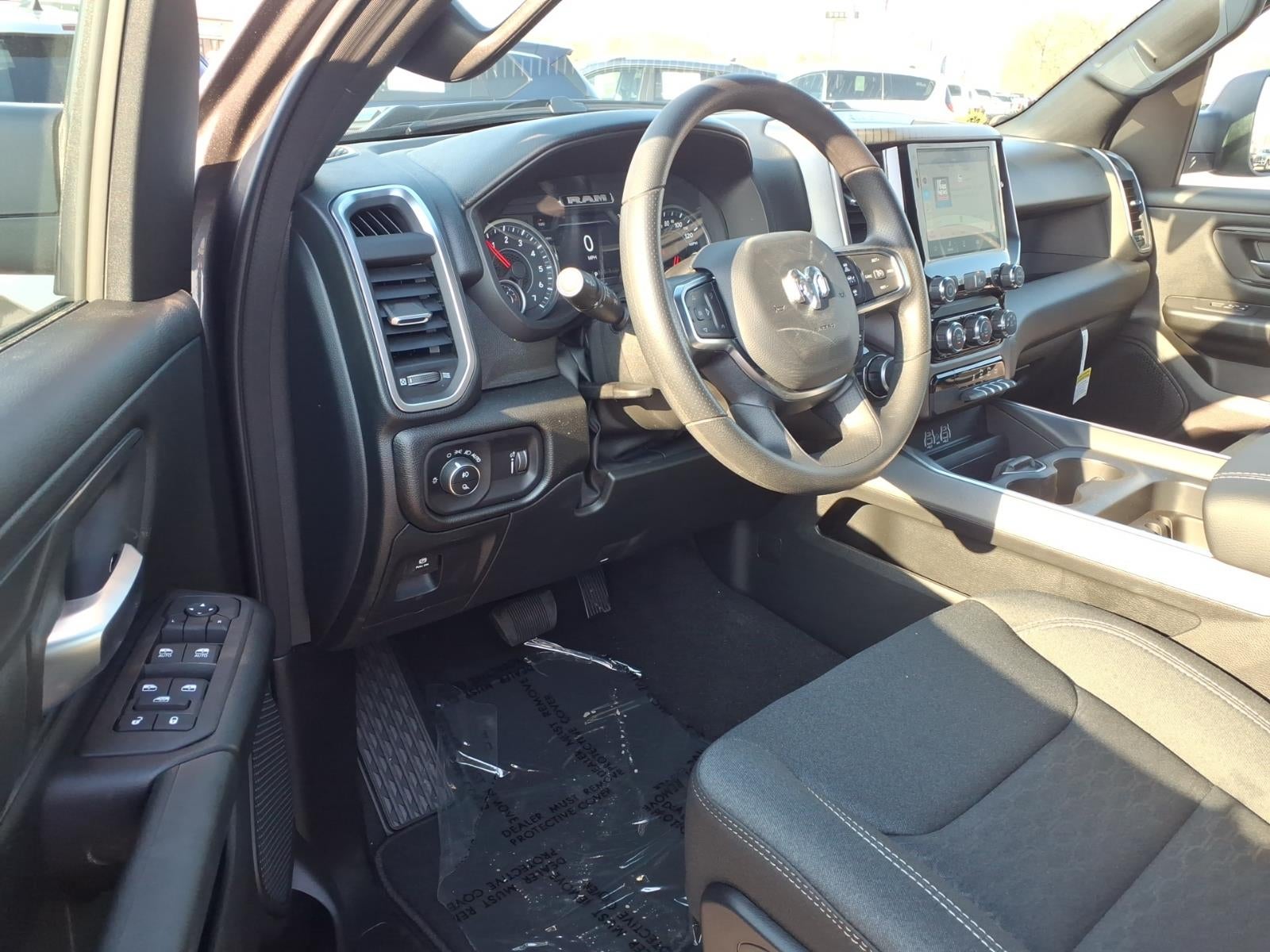 2026 RAM Ram 1500 RAM 1500 EXPRESS CREW CAB 4X4 5'7' BOX