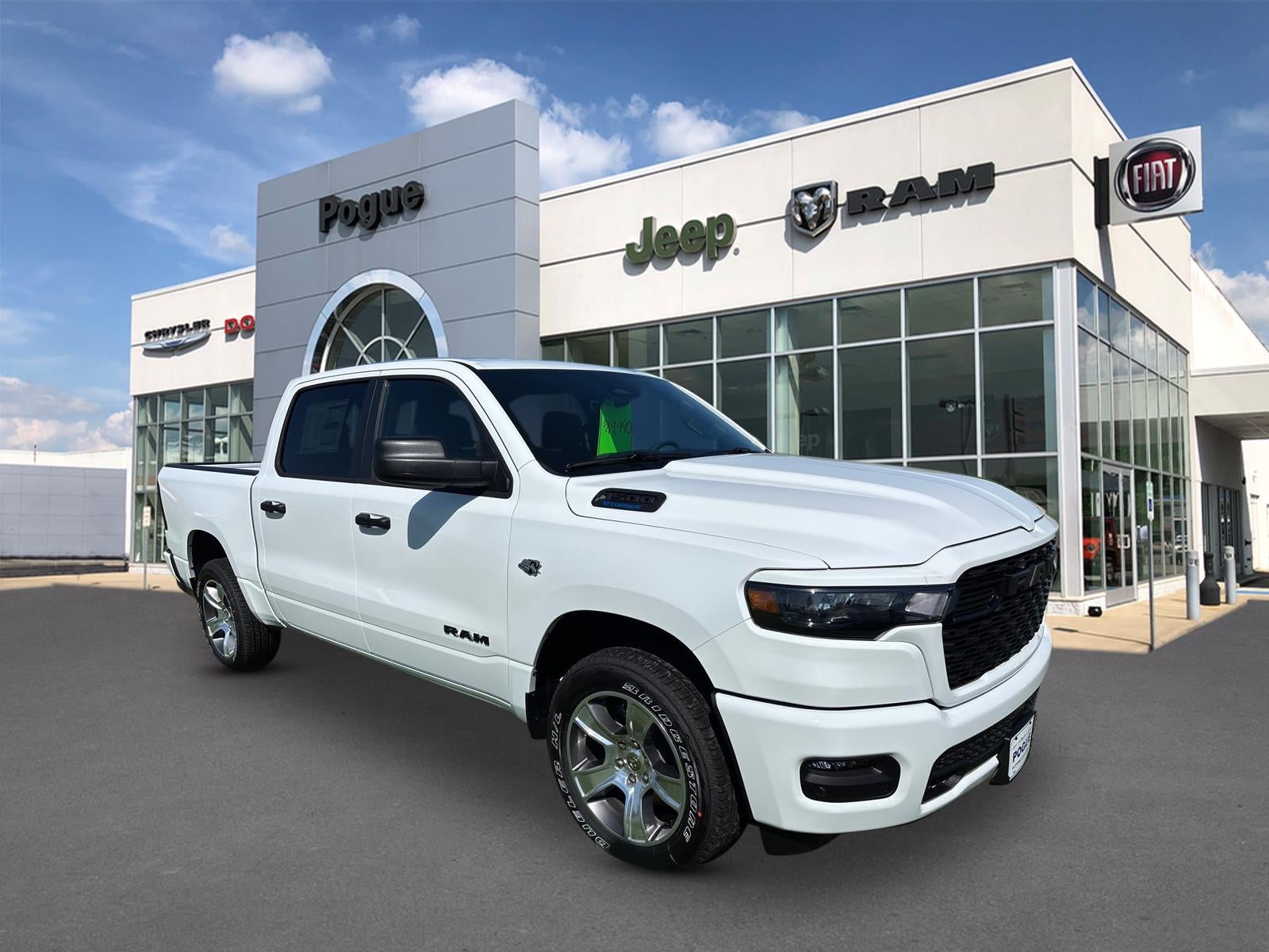 2026 RAM 1500 RAM 1500 EXPRESS CREW CAB 4X4 5'7' BOX