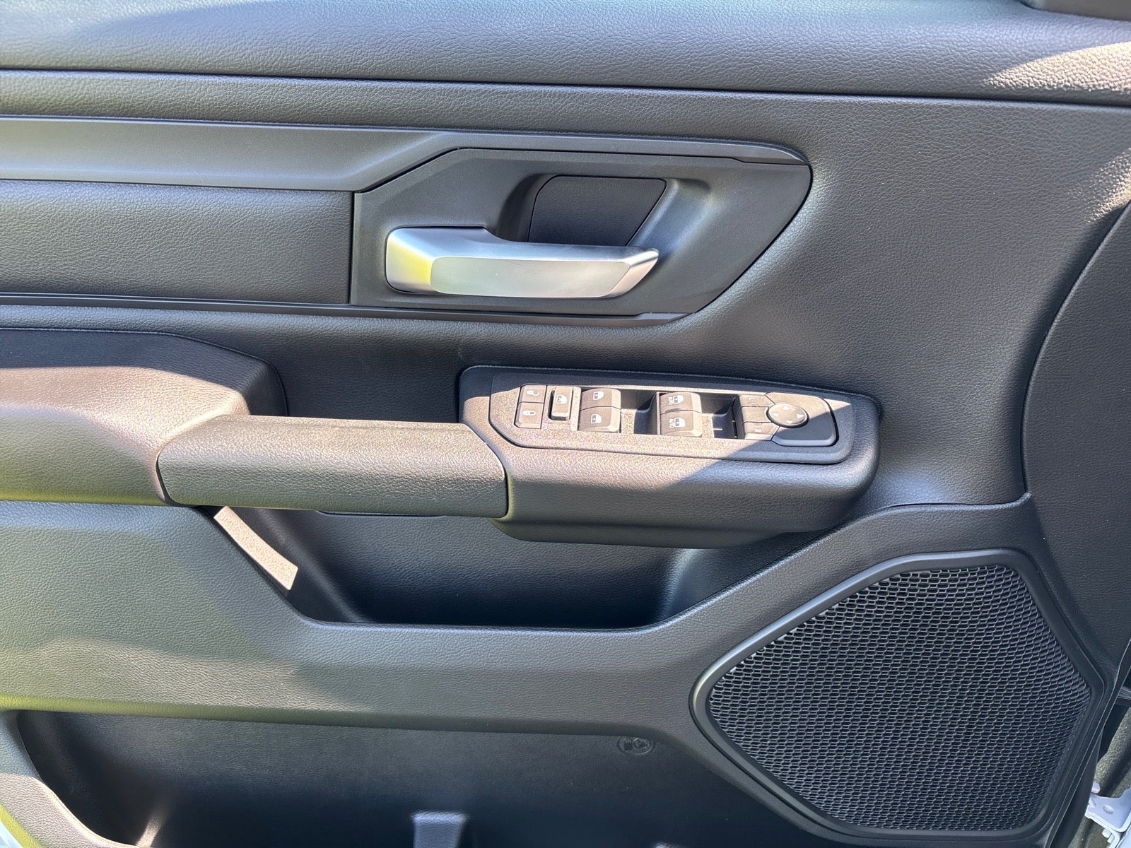 2026 RAM 1500 RAM 1500 EXPRESS CREW CAB 4X4 5'7' BOX