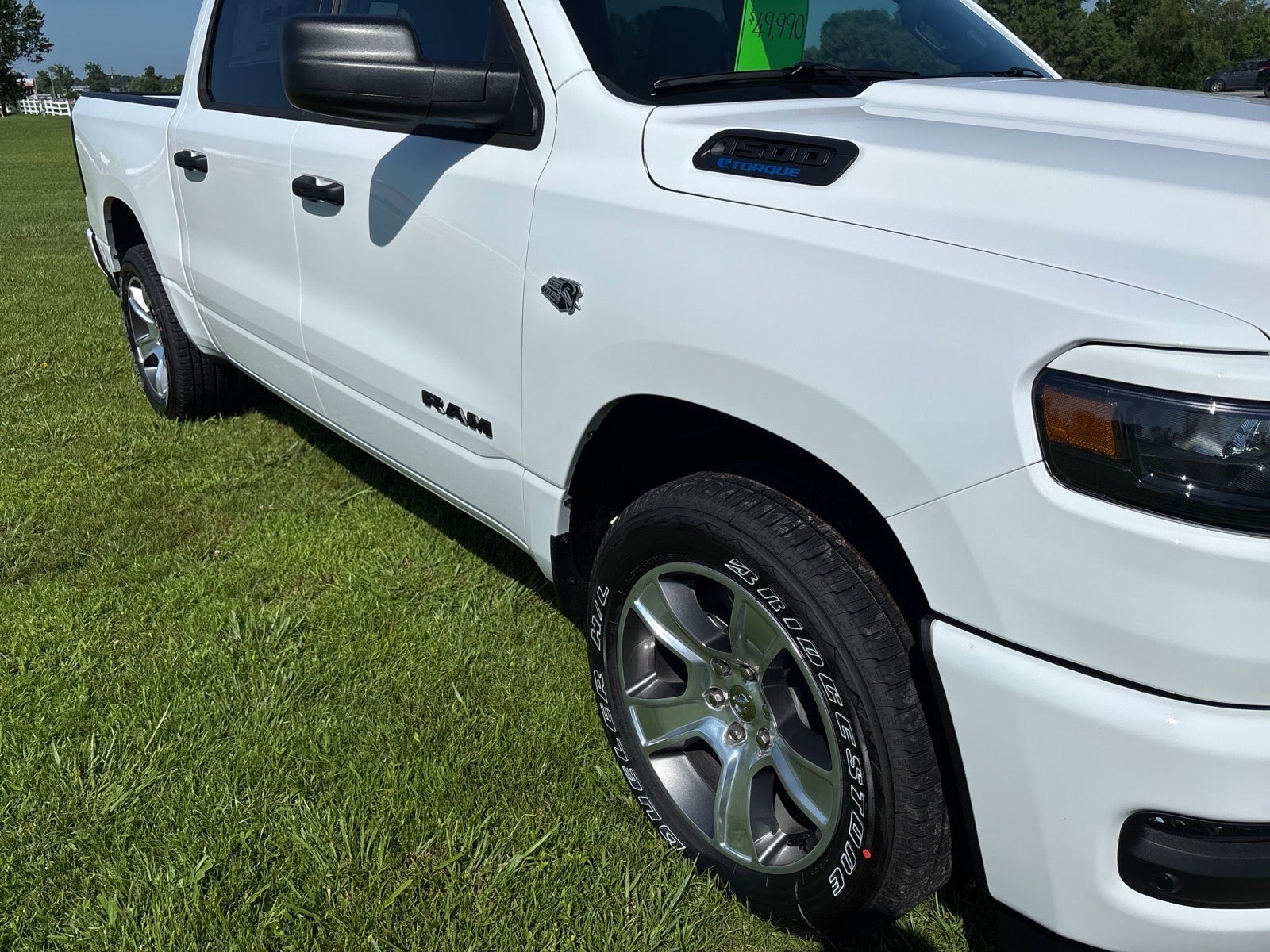 2026 RAM 1500 RAM 1500 EXPRESS CREW CAB 4X4 5'7' BOX