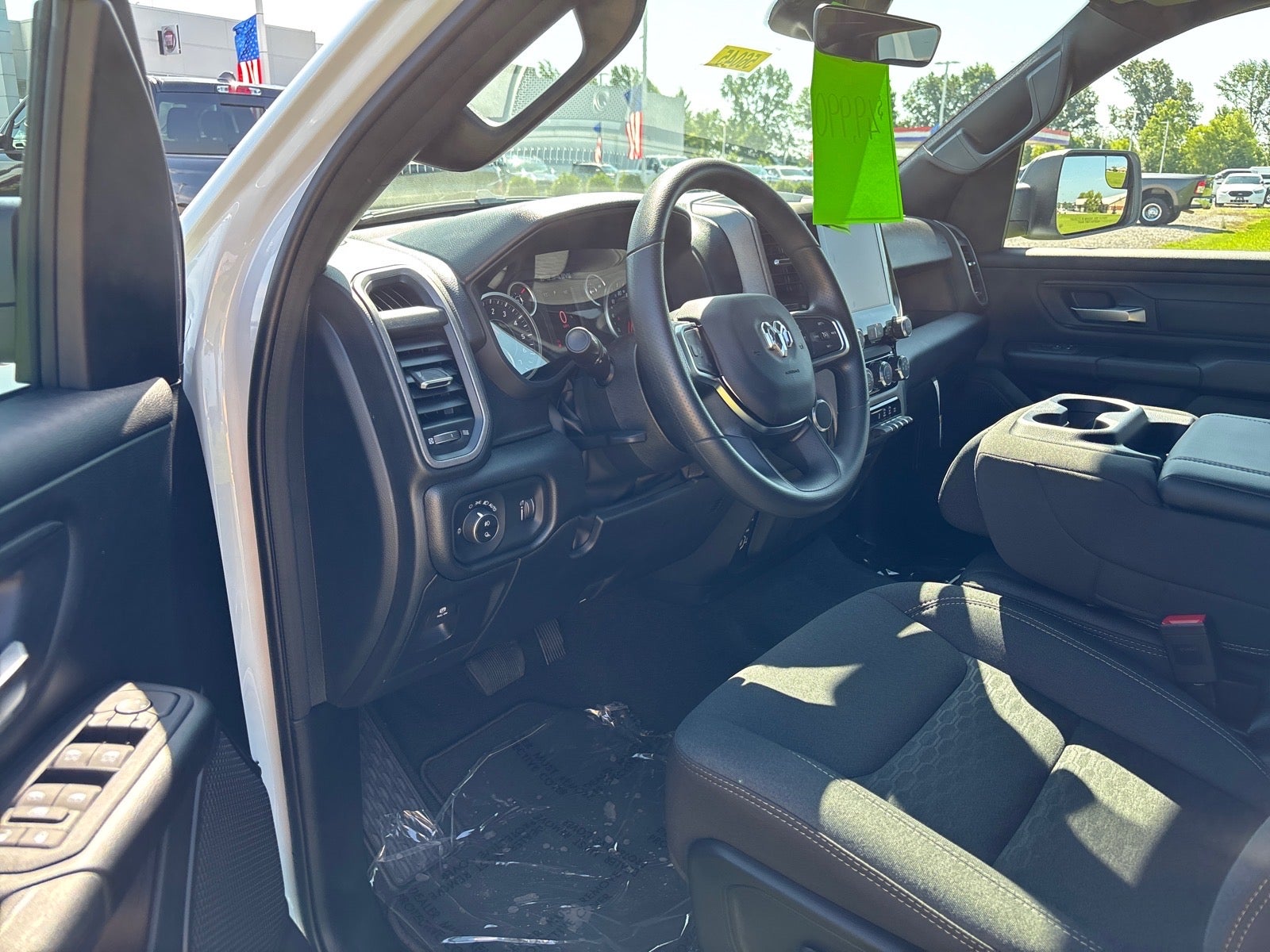 2026 RAM 1500 RAM 1500 EXPRESS CREW CAB 4X4 5'7' BOX