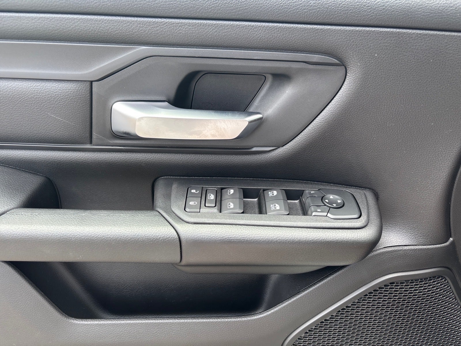 2026 RAM 1500 RAM 1500 EXPRESS CREW CAB 4X4 5'7' BOX