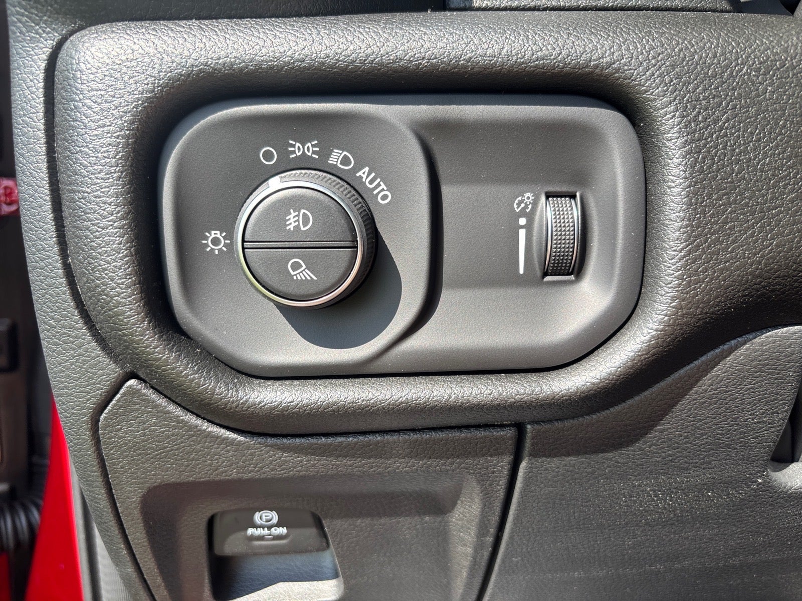 2026 RAM 1500 RAM 1500 EXPRESS CREW CAB 4X4 5'7' BOX