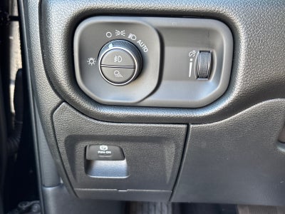 2026 RAM 1500 RAM 1500 EXPRESS CREW CAB 4X4 5'7' BOX