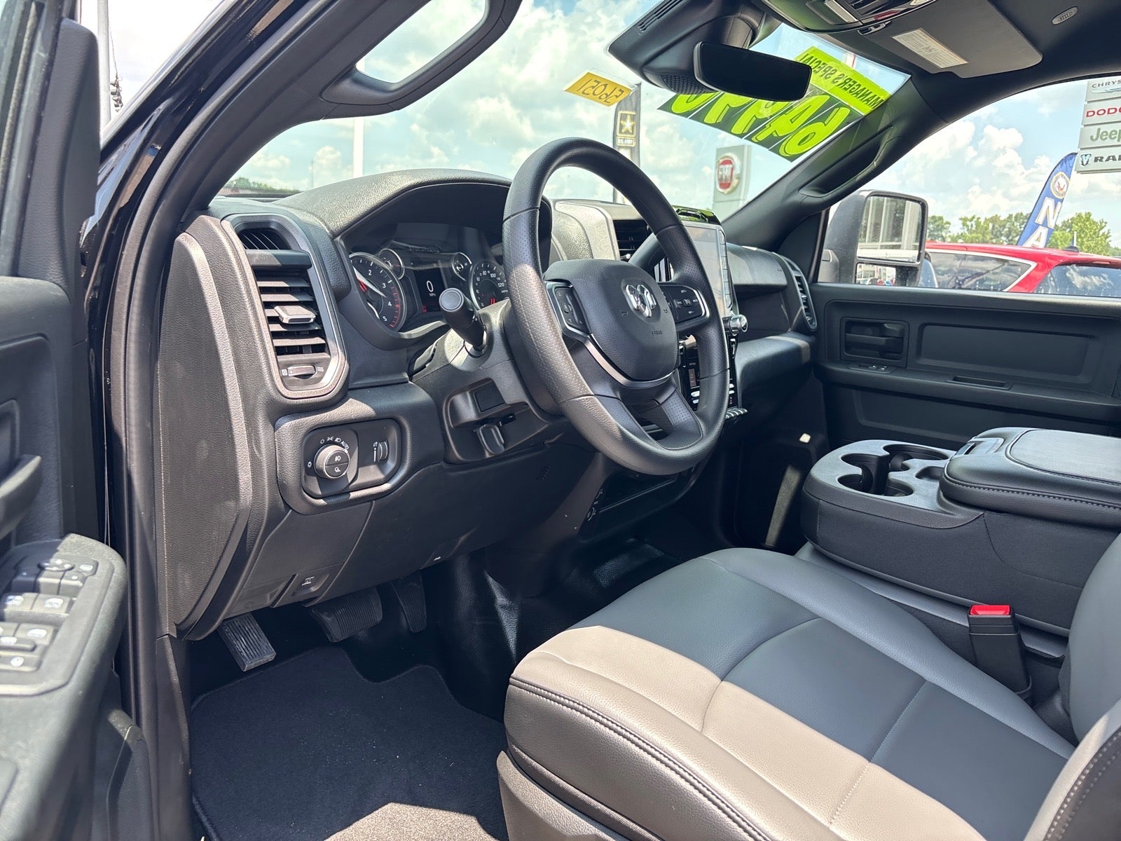2026 RAM 3500 RAM 3500 TRADESMAN CREW CAB 4X4 8' BOX
