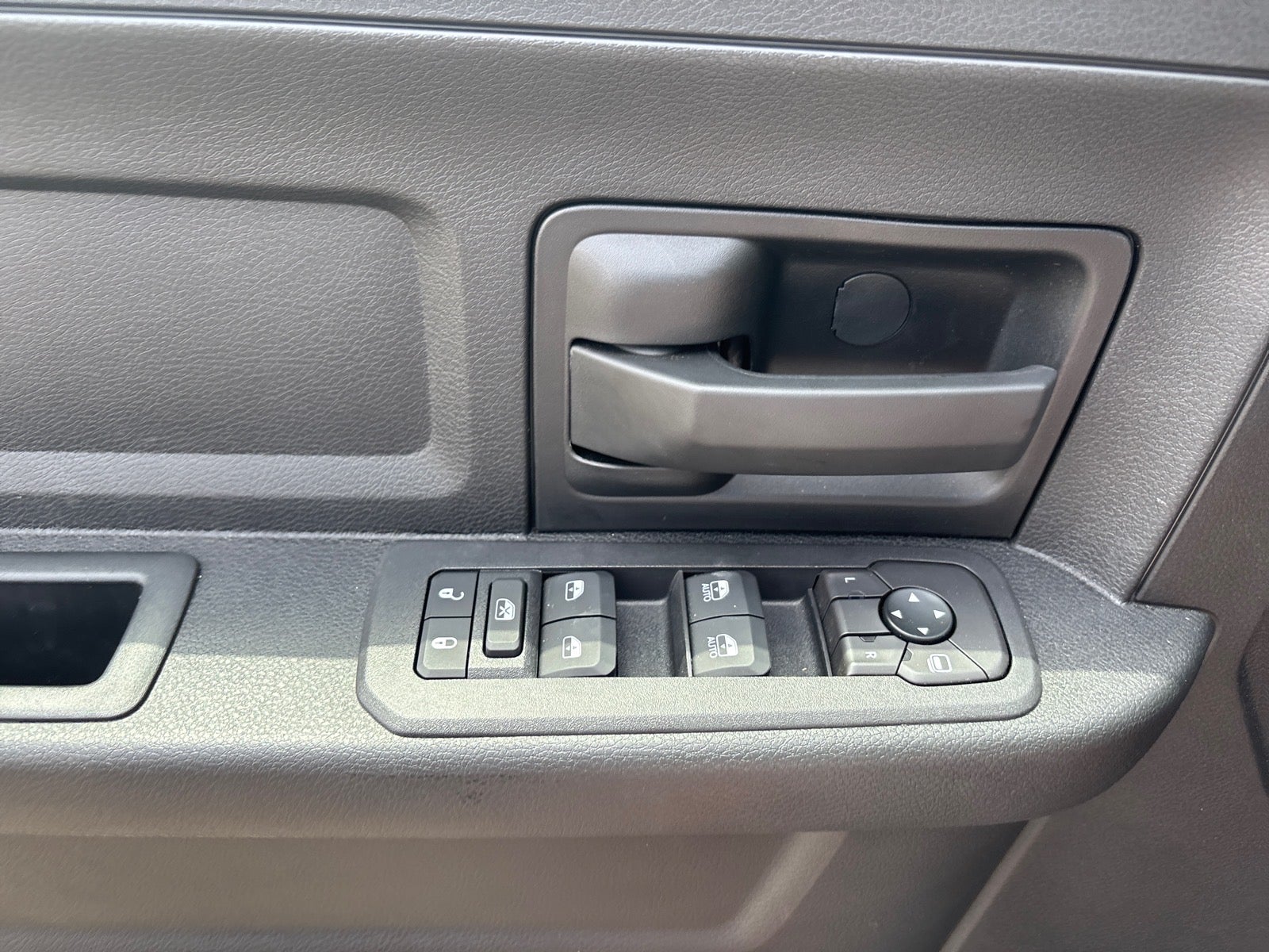 2026 RAM 2500 RAM 2500 TRADESMAN CREW CAB 4X4 6'4' BOX
