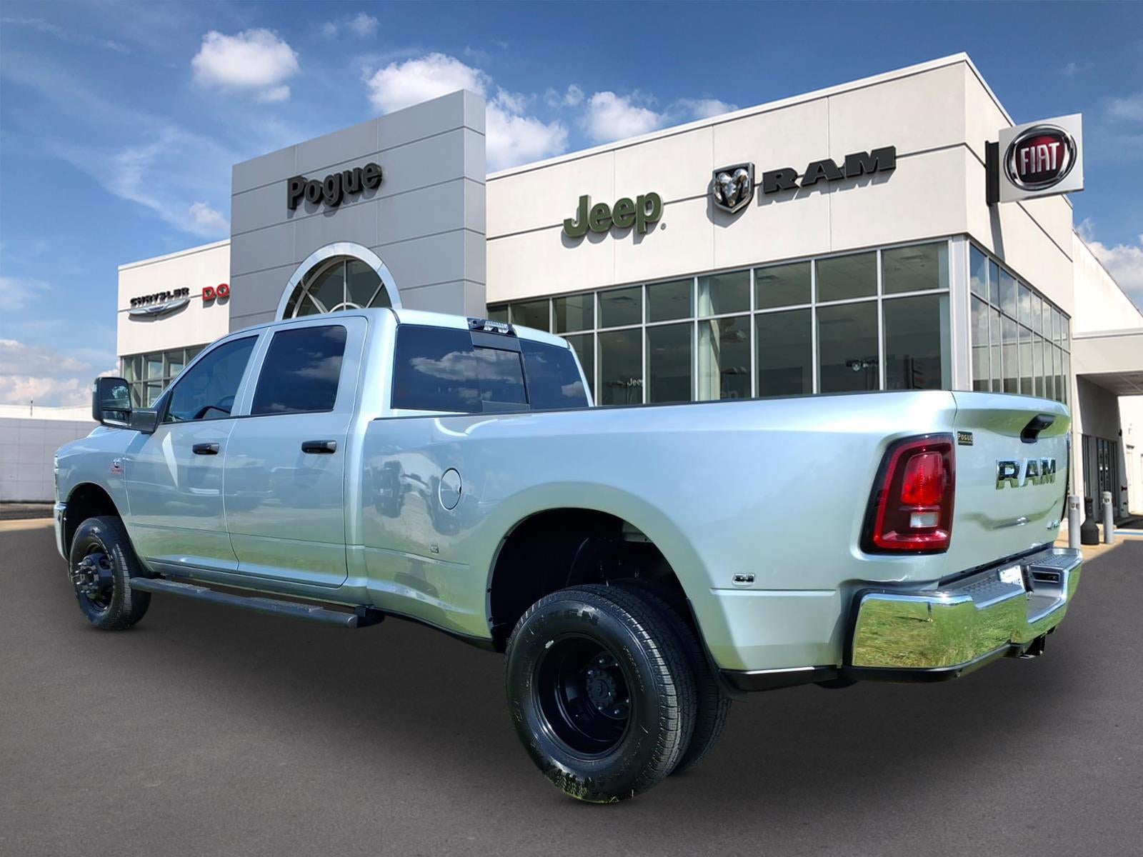 2026 RAM 3500 RAM 3500 TRADESMAN CREW CAB 4X4 8' BOX