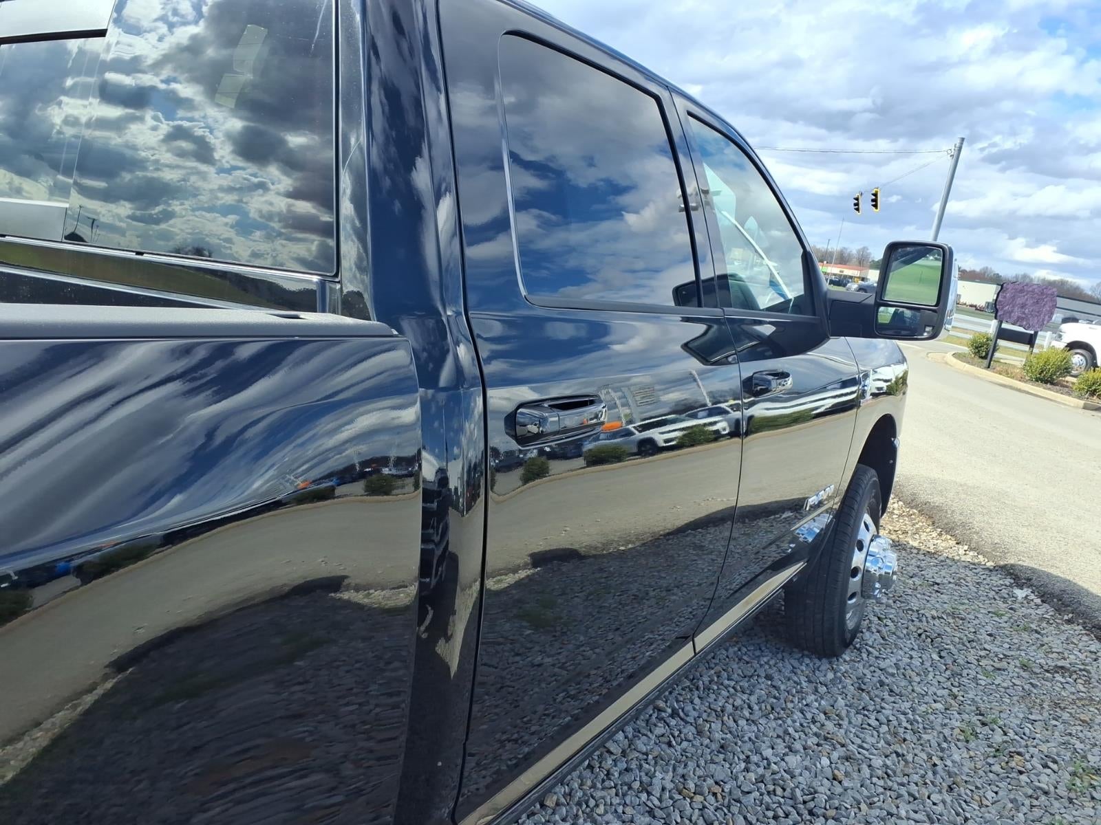 2026 RAM Ram 3500 RAM 3500 LARAMIE CREW CAB 4X4 8' BOX