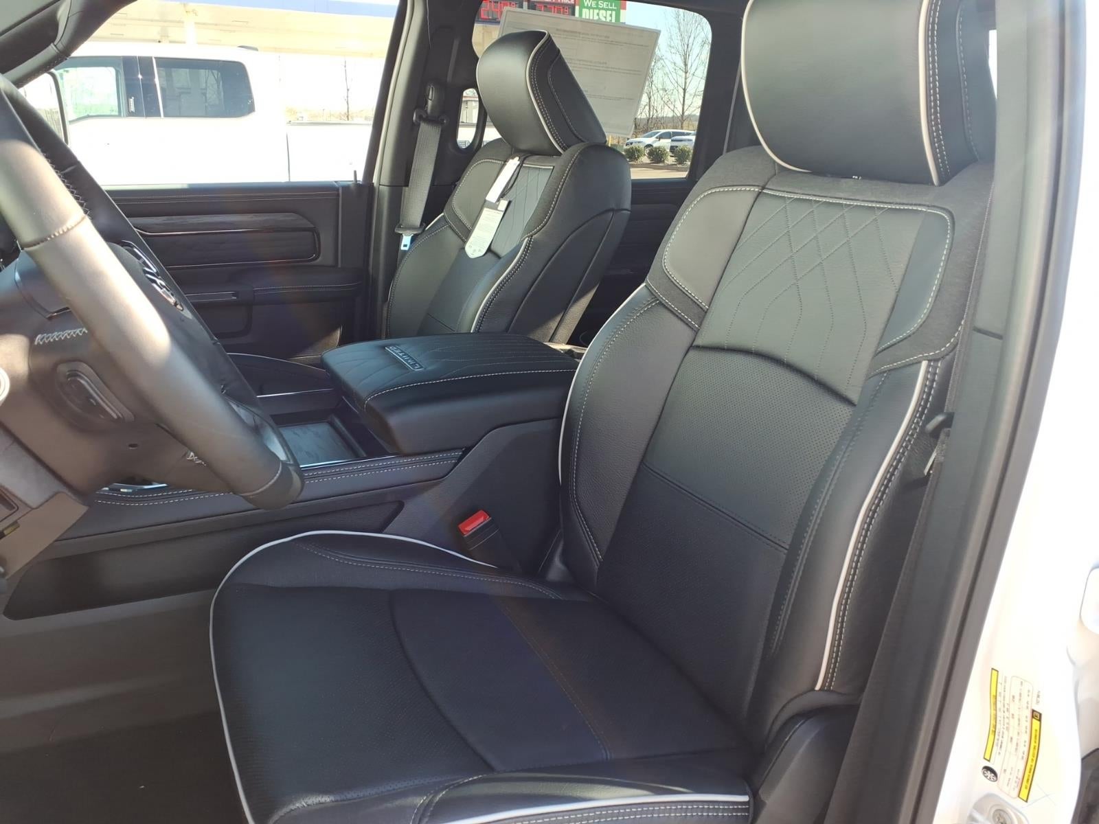 2026 RAM Ram 3500 RAM 3500 LIMITED CREW CAB 4X4 8' BOX